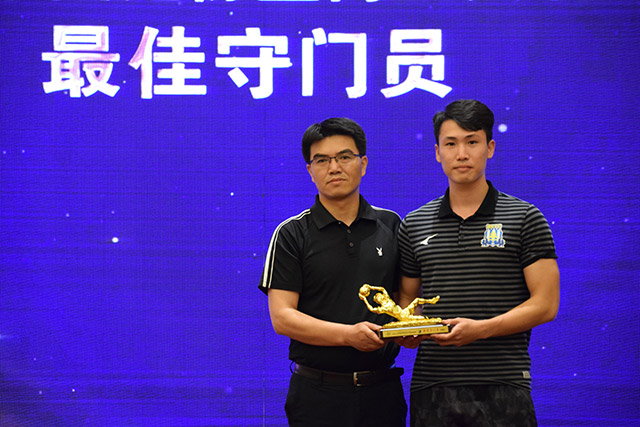 曼城17轮英超只拿到27分 创造15年最差成绩