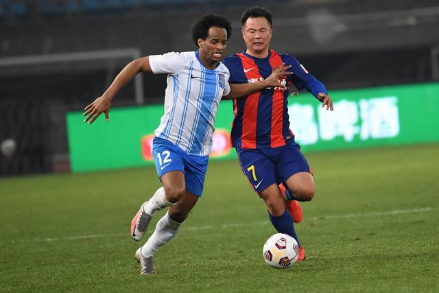 詹姆斯三双克内克特20+8 湖人大胜马刺止3连败