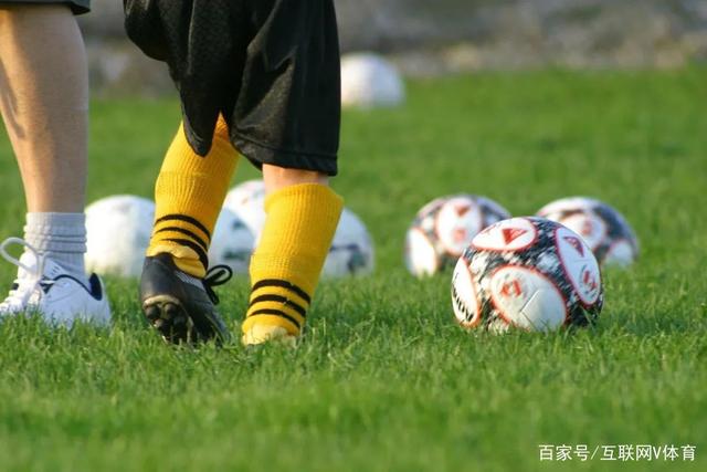 金元足球毁了联赛 但高收入是家长让孩子踢球最朴素的理由